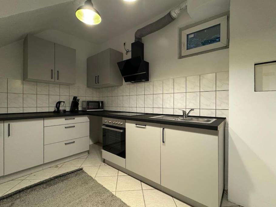 Townhouse Fuer 10 Personen Mit Garten Esslingen am Neckar Exterior foto