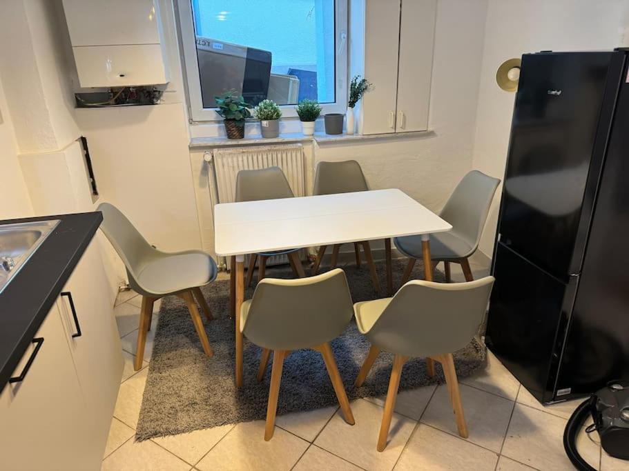 Townhouse Fuer 10 Personen Mit Garten Esslingen am Neckar Exterior foto